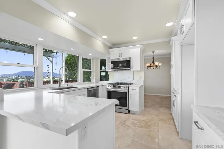 6228 Camino Largo, San Diego, California 92120