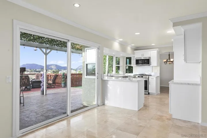 6228 Camino Largo, San Diego, California 92120