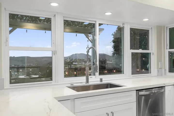 6228 Camino Largo, San Diego, California 92120