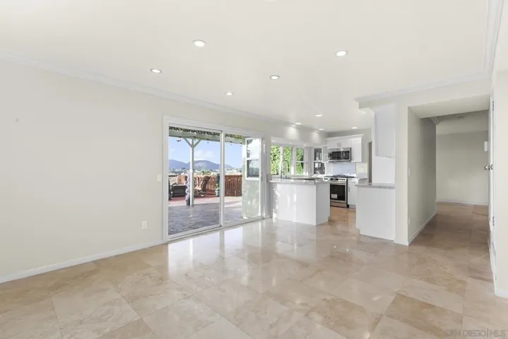 6228 Camino Largo, San Diego, California 92120