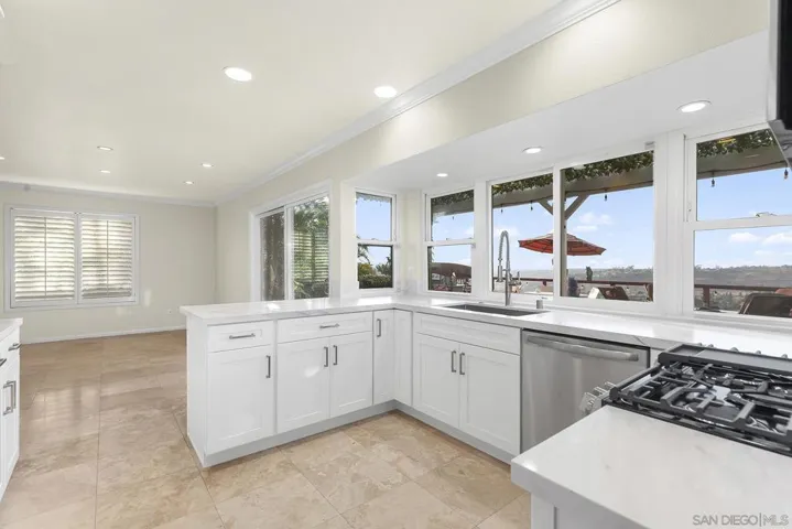 6228 Camino Largo, San Diego, California 92120