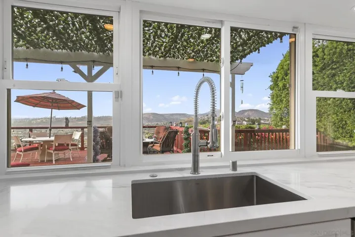 6228 Camino Largo, San Diego, California 92120