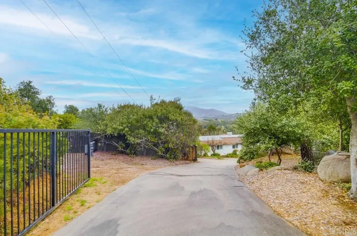 1052 Ranchito, Alpine, California 91901