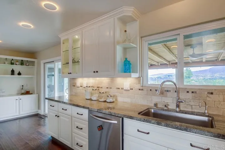 1052 Ranchito, Alpine, California 91901