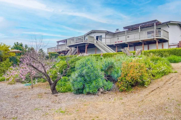 1052 Ranchito, Alpine, California 91901