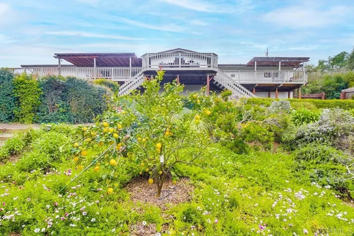 1052 Ranchito, Alpine, California 91901