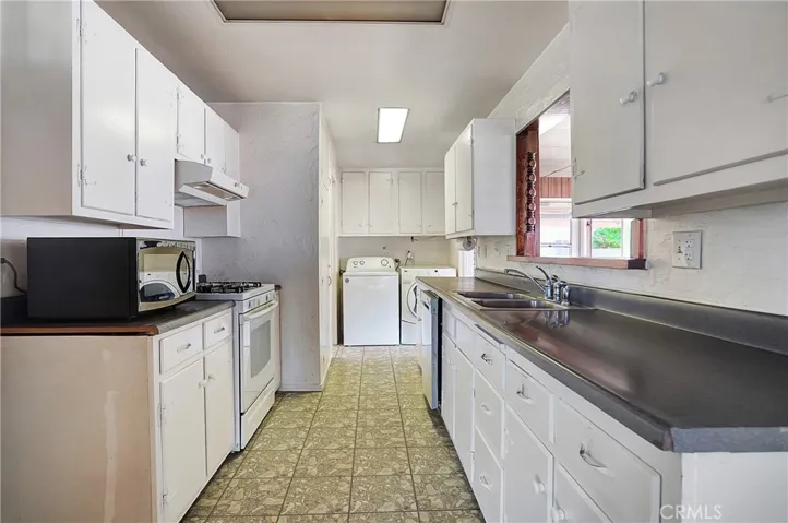 4850 Joan Way, Oxnard, California 93036