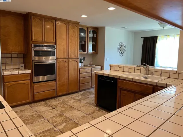 726 Bradley Pl, Manteca, California 95337