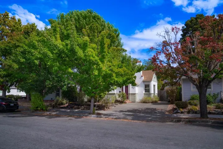 617 G Street, Petaluma, California 94952