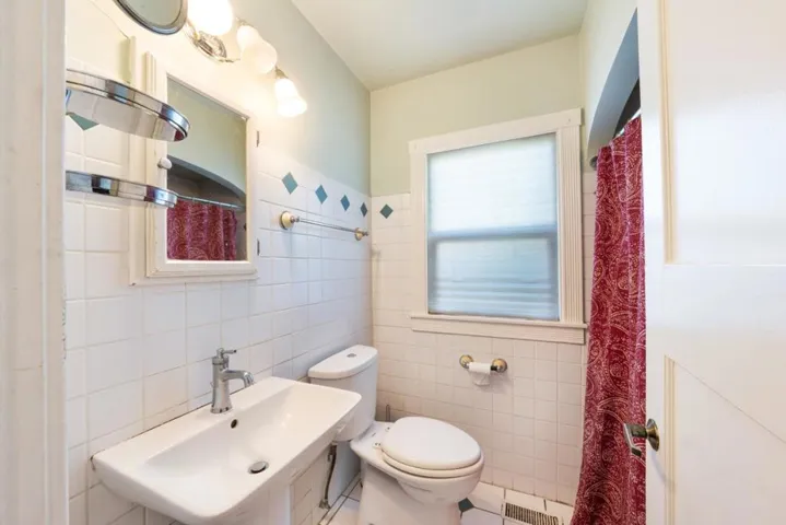 617 G Street, Petaluma, California 94952
