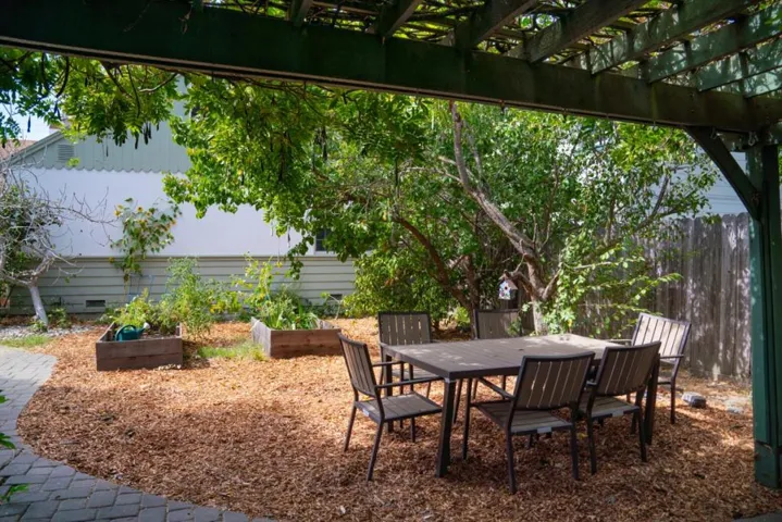 617 G Street, Petaluma, California 94952