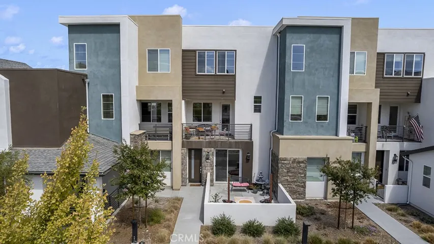 27070 Painted Sky Way, Valencia, California 91381