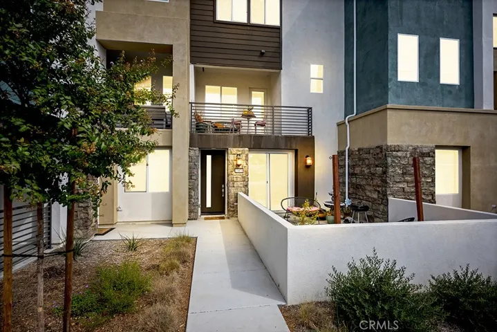 27070 Painted Sky Way, Valencia, California 91381