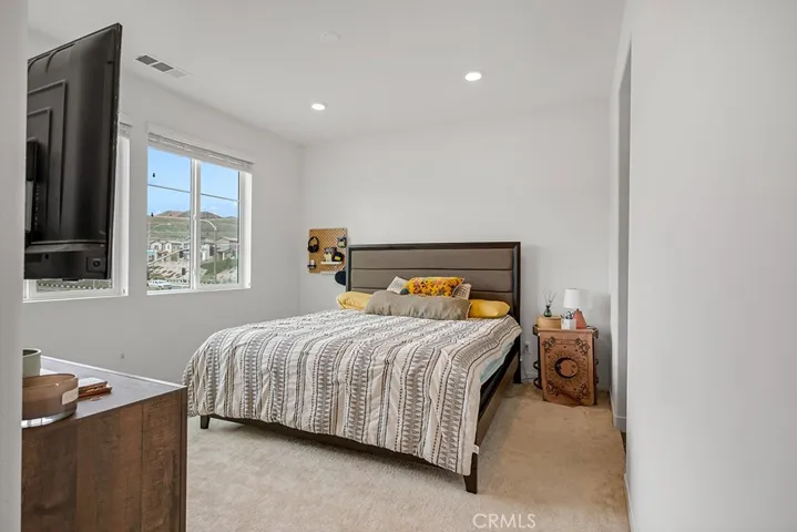27070 Painted Sky Way, Valencia, California 91381