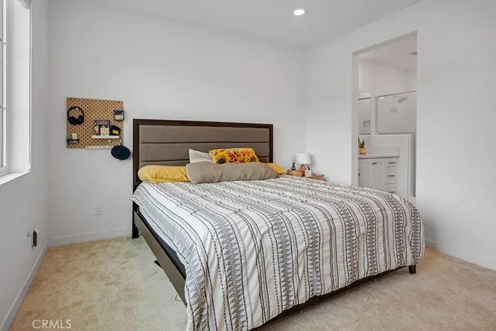 27070 Painted Sky Way, Valencia, California 91381