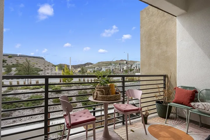 27070 Painted Sky Way, Valencia, California 91381