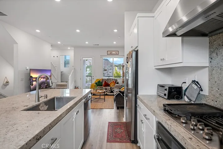 27070 Painted Sky Way, Valencia, California 91381