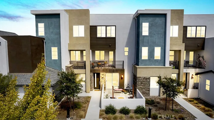 27070 Painted Sky Way, Valencia, California 91381