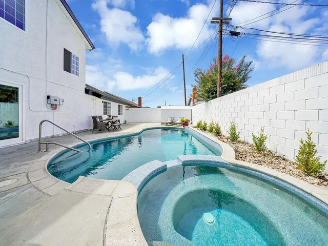10321 Christmas Drive, Huntington Beach, California 92646
