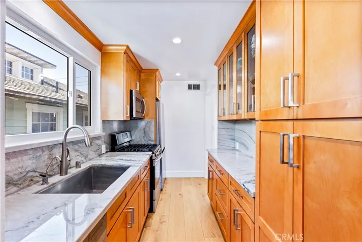 400 17th Street, Manhattan Beach, California 90266