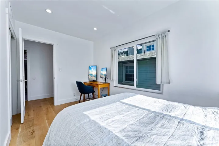 400 17th Street, Manhattan Beach, California 90266