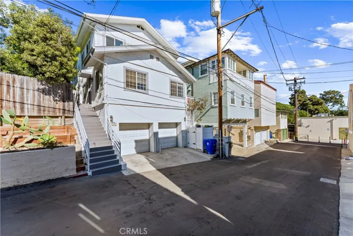 400 17th Street, Manhattan Beach, California 90266