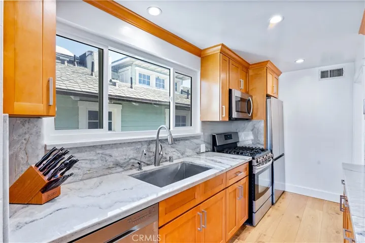 400 17th Street, Manhattan Beach, California 90266