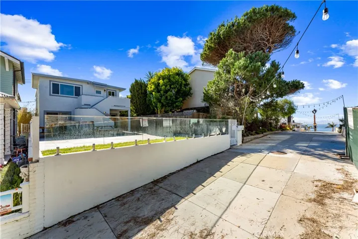 400 17th Street, Manhattan Beach, California 90266