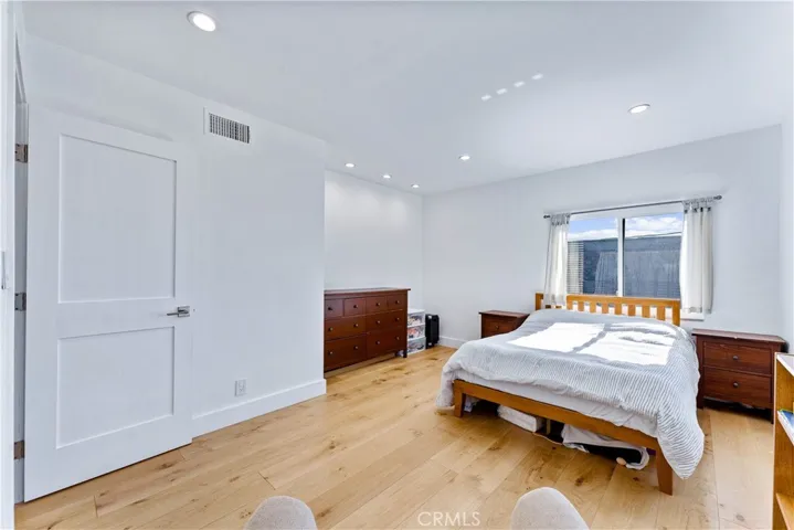400 17th Street, Manhattan Beach, California 90266