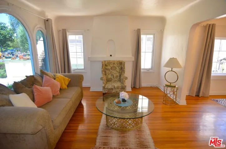 1252 S Burnside Avenue, Los Angeles, California 90019