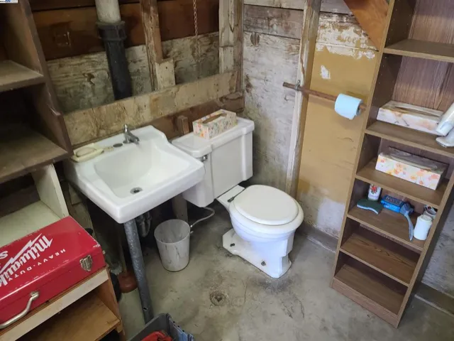 2044 Vivian St, Castro Valley, California 94546