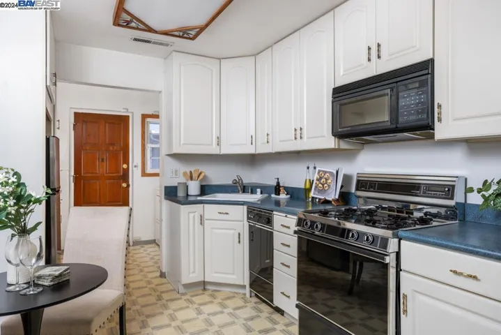 2044 Vivian St, Castro Valley, California 94546