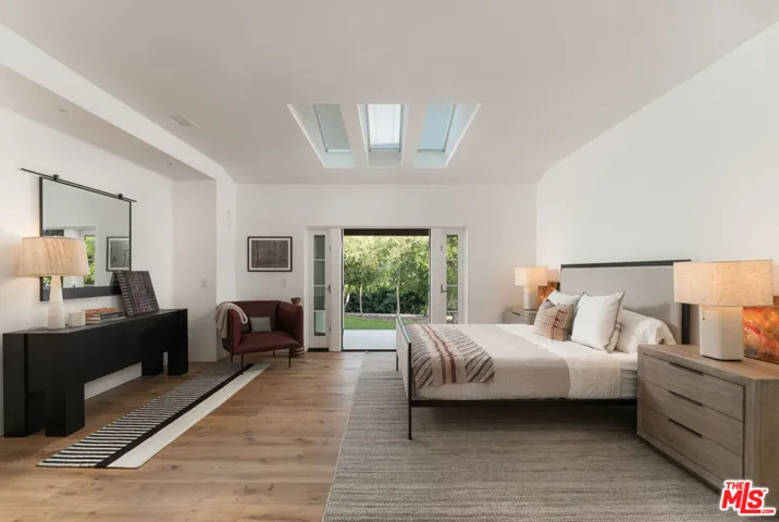 615 Hot Springs Road, Santa Barbara, California 93108