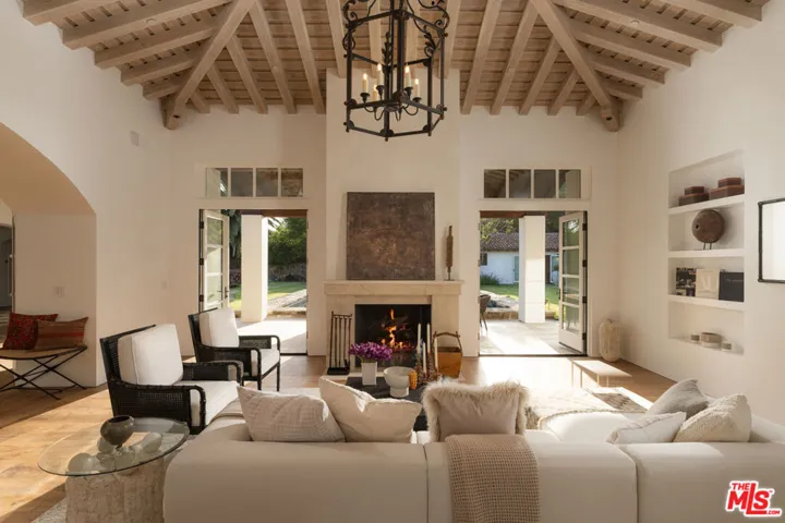 615 Hot Springs Road, Santa Barbara, California 93108