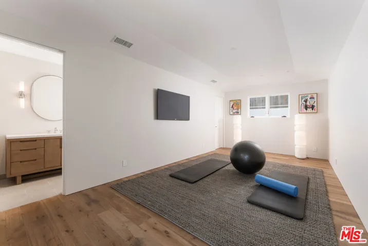 615 Hot Springs Road, Santa Barbara, California 93108
