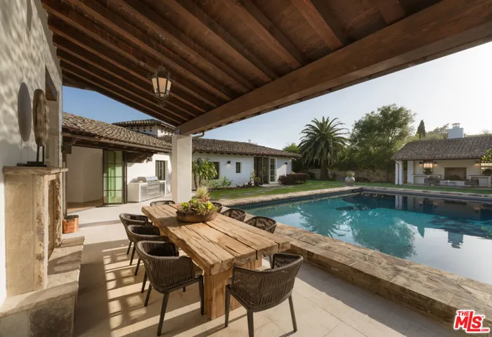 615 Hot Springs Road, Santa Barbara, California 93108