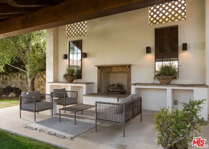 615 Hot Springs Road, Santa Barbara, California 93108