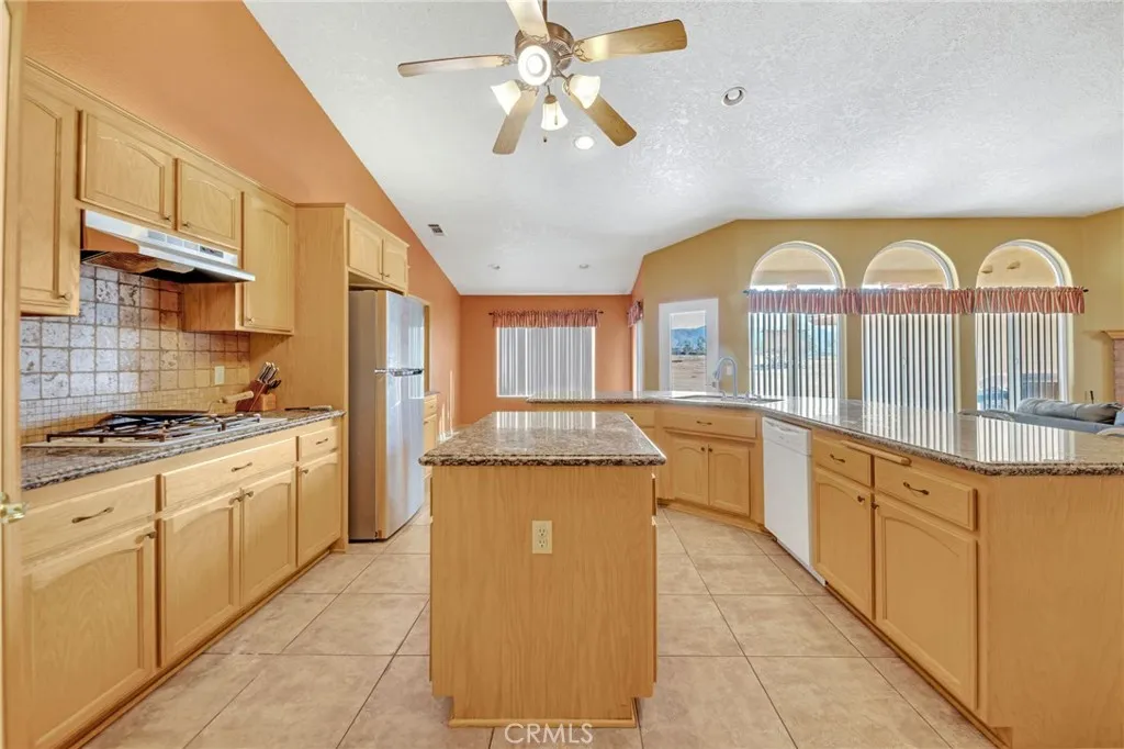 23675 Colony Road, Apple Valley, California 92308 home-pic-5