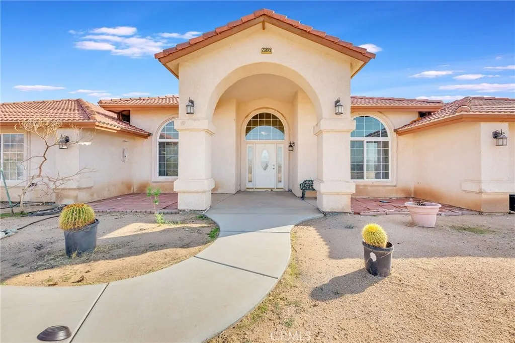 23675 Colony Road, Apple Valley, California 92308 home-pic-1