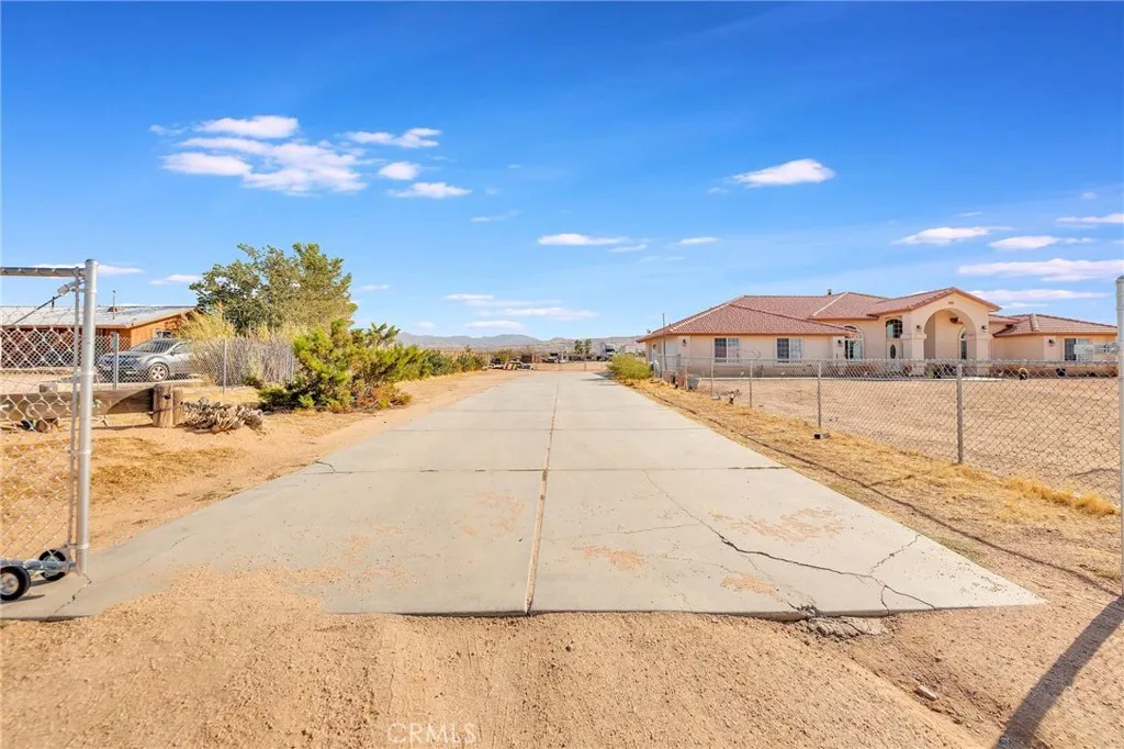 23675 Colony Road, Apple Valley, California 92308 home-pic-33