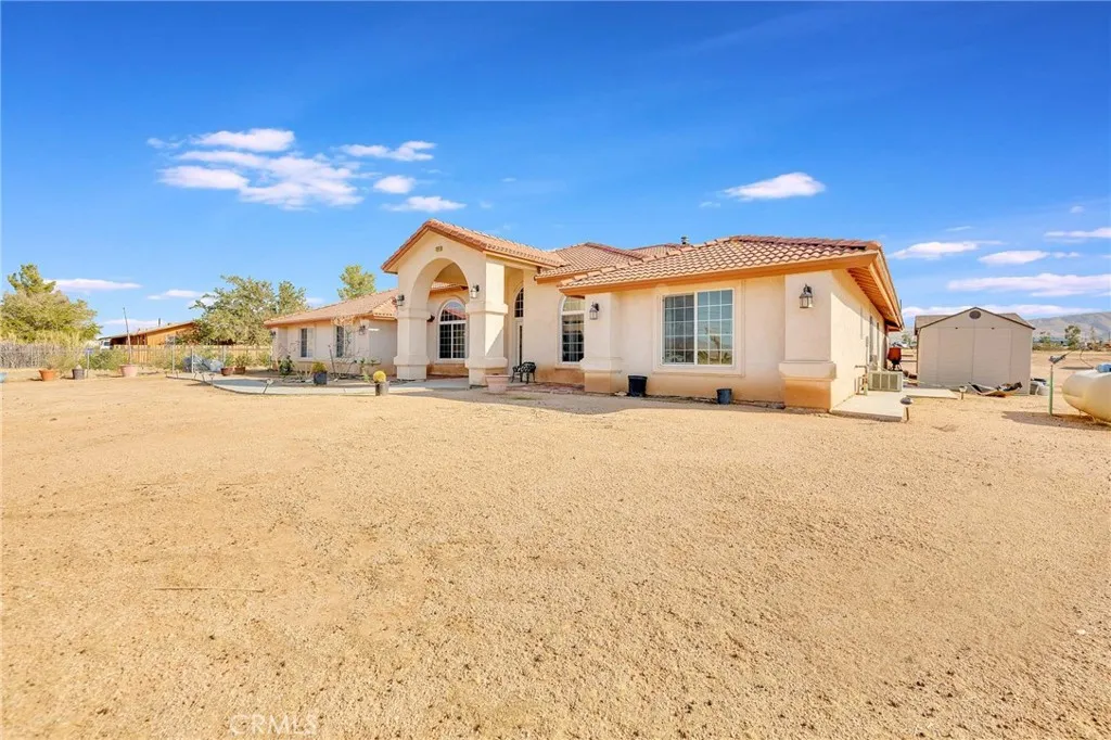23675 Colony Road, Apple Valley, California 92308 home-pic-3