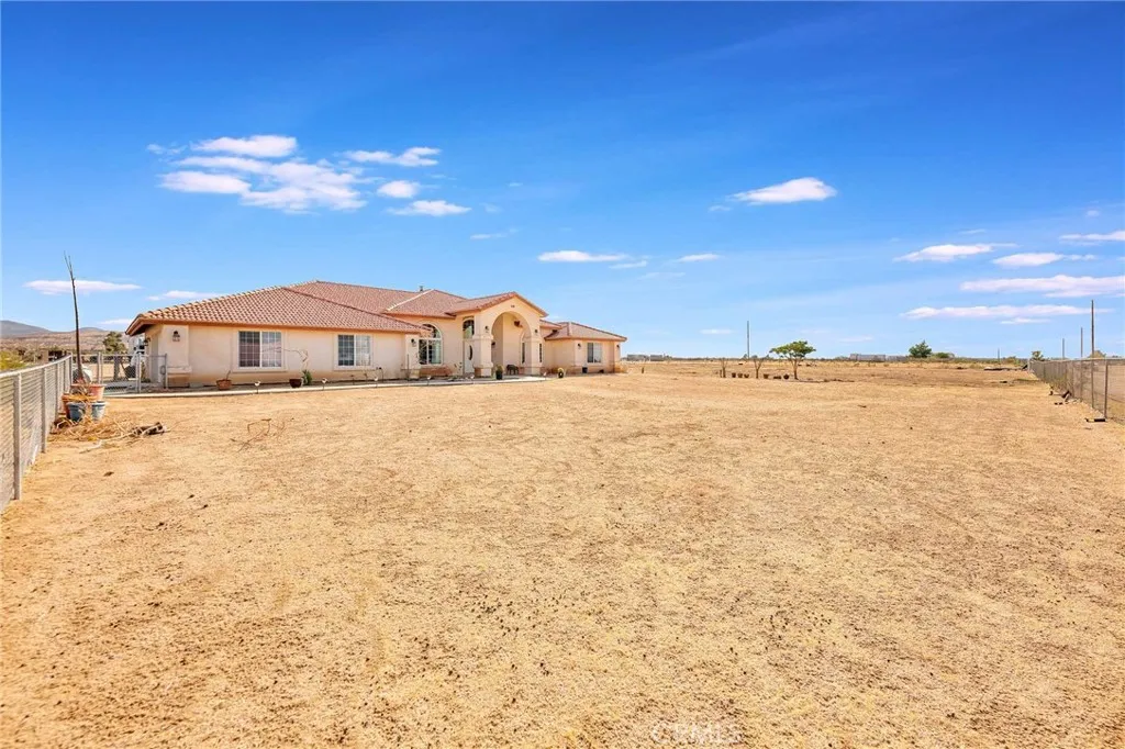 23675 Colony Road, Apple Valley, California 92308 home-pic-32