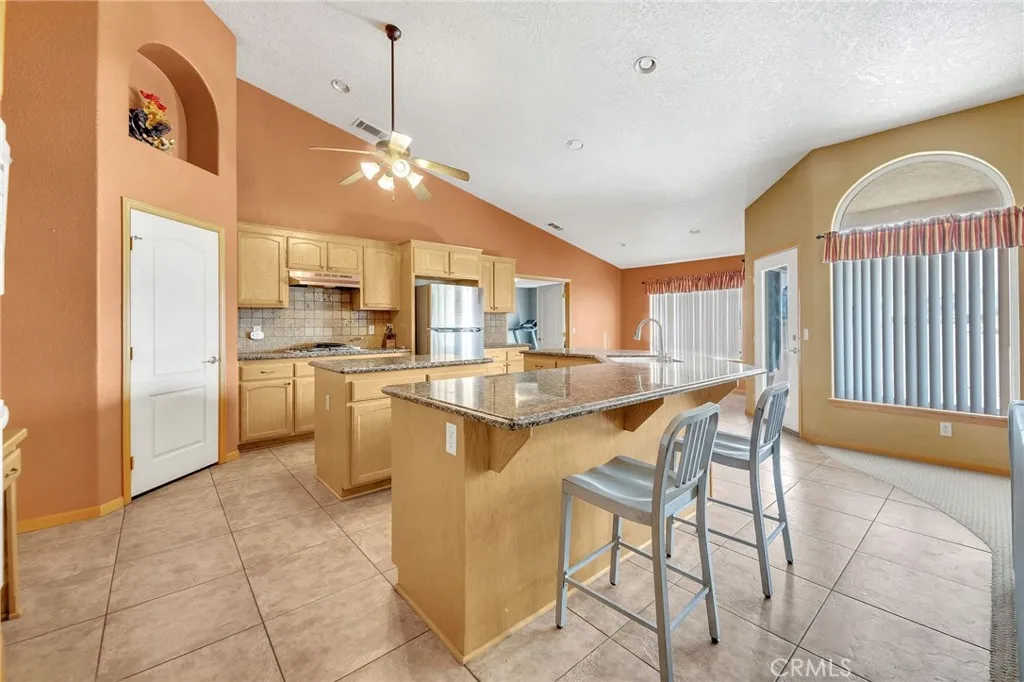 23675 Colony Road, Apple Valley, California 92308 home-pic-4