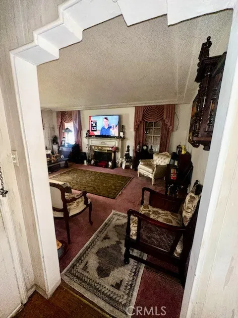 2305 W 80th Street, Inglewood, California 90305 home-pic-2