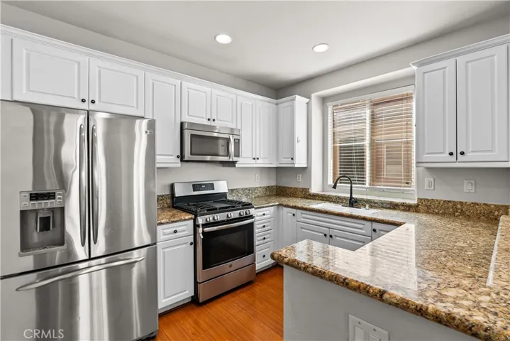 28433 Casselman Lane, Saugus, California 91350
