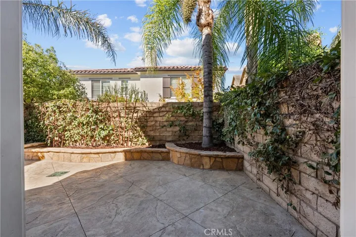 28433 Casselman Lane, Saugus, California 91350