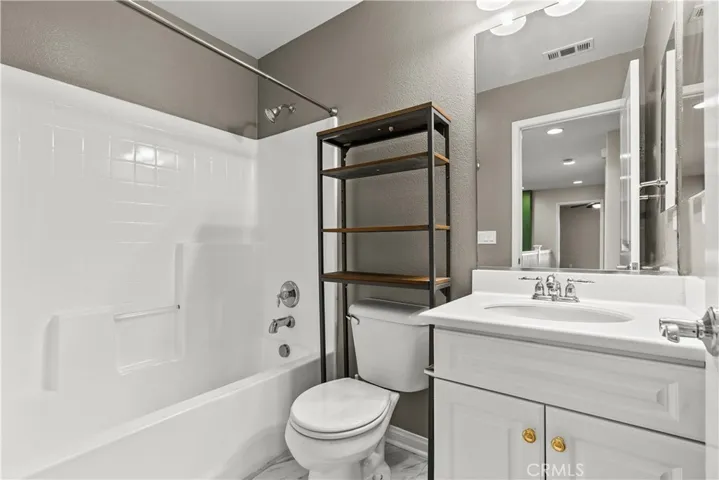 28433 Casselman Lane, Saugus, California 91350