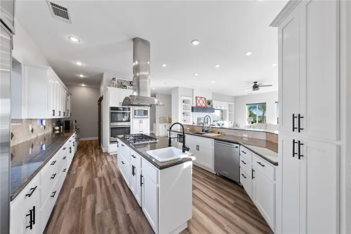 38199 Gio Circle, Temecula, California 92592