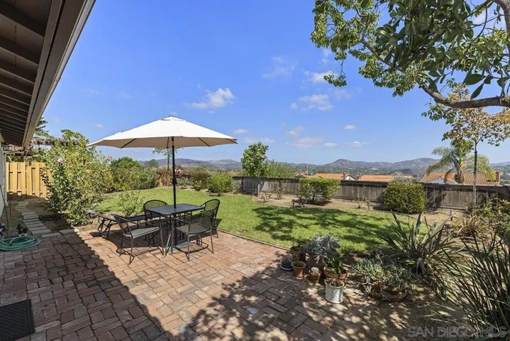 339 N Willowspring Dr, Encinitas, California 92024