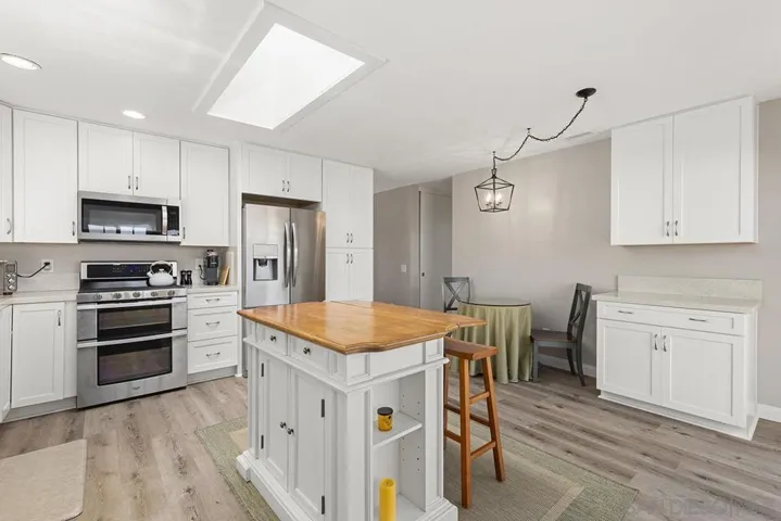 339 N Willowspring Dr, Encinitas, California 92024